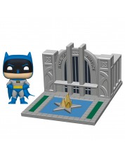 Фигурка Funko POP! Vinyl: Town: Batman 80th: Hall of Justice w/Batman 44469
